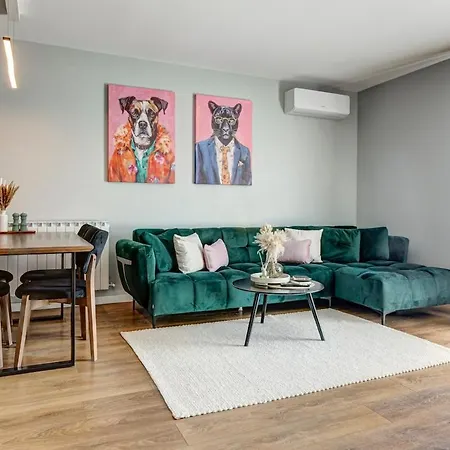 Boutique In Vitosha-free Garage